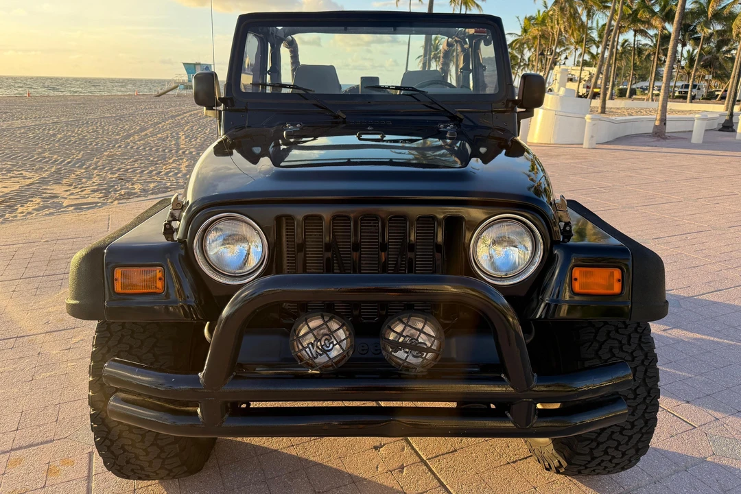 2000 Jeep TJ Wrangler - Image 2 of 31