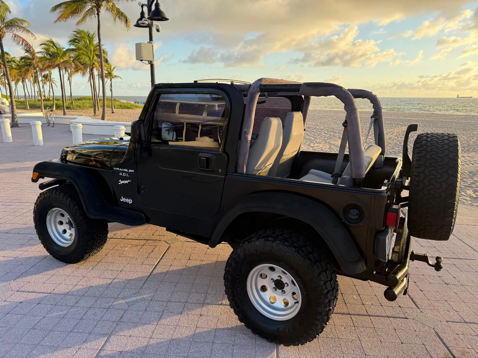 2000 Jeep TJ Wrangler - Image 9 of 31