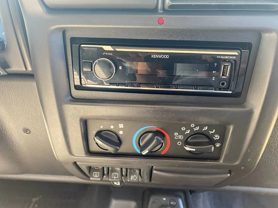 2000 Jeep TJ Wrangler - Image 6 of 12