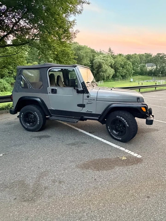 2000 Jeep TJ Wrangler - Image 2 of 3