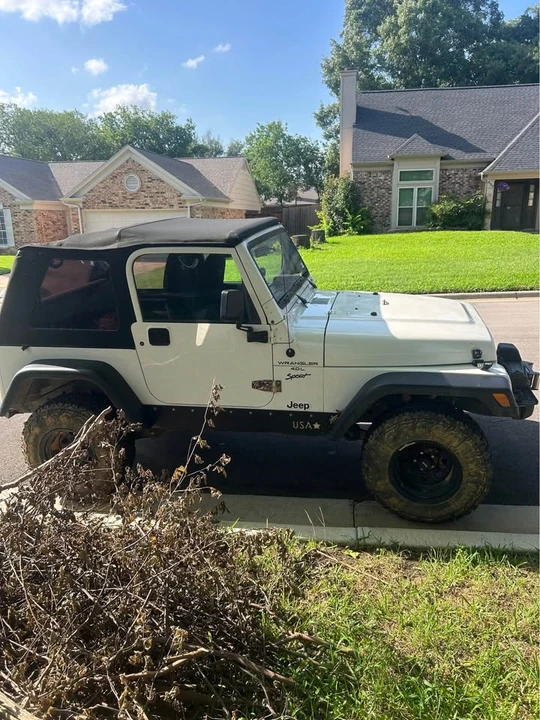 2000 Jeep TJ Wrangler - Image 2 of 13