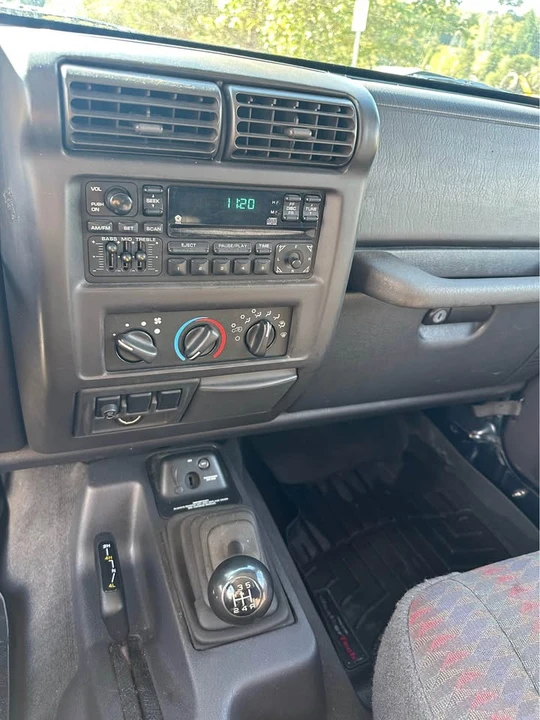 2000 Jeep TJ Wrangler - Image 10 of 17