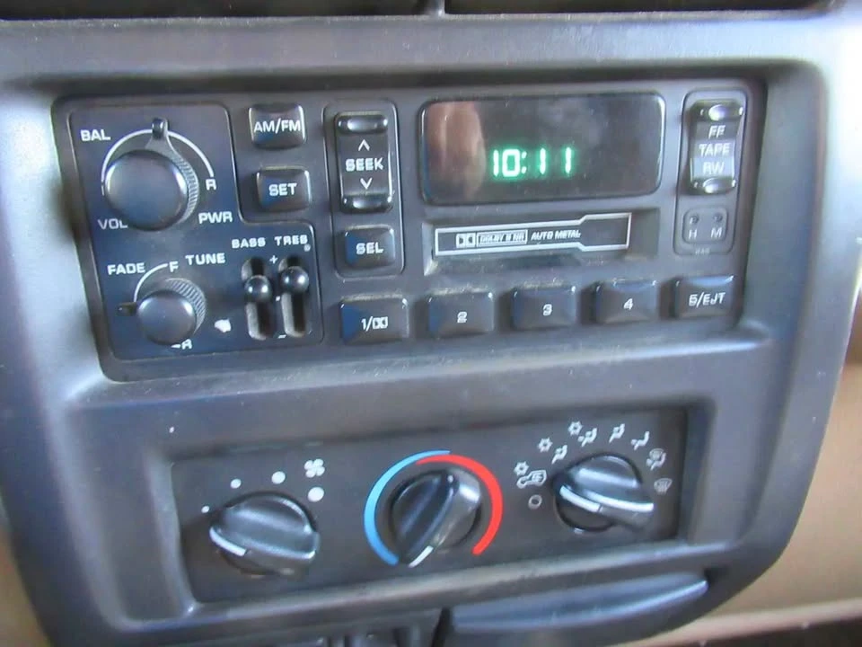 2000 Jeep TJ Wrangler - Image 13 of 14