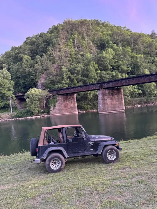 2000 Jeep TJ Wrangler - Image 2 of 10