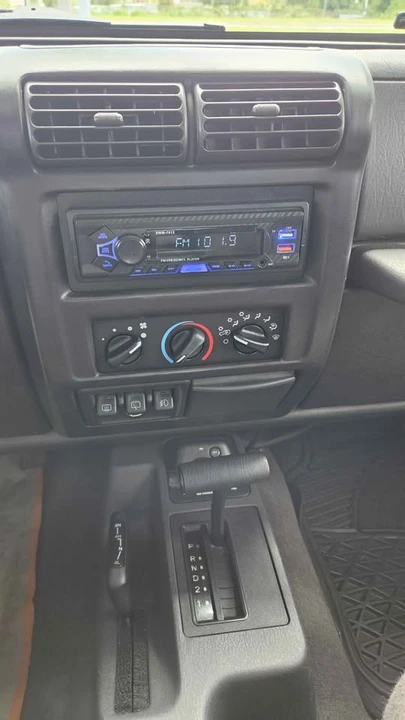 2000 Jeep TJ Wrangler - Image 13 of 16