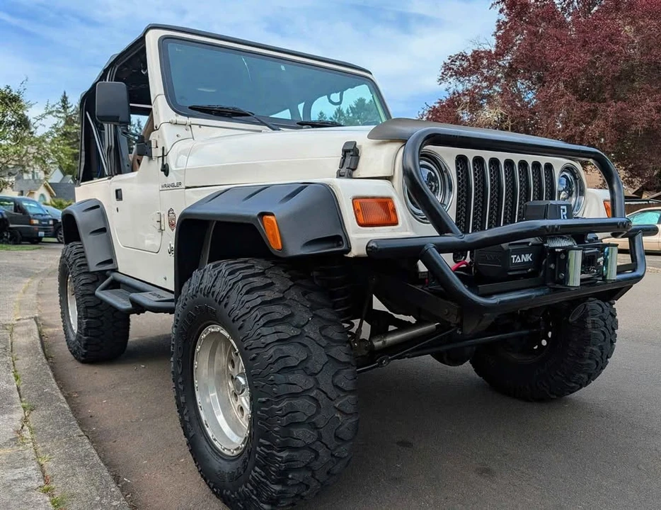 2000 Jeep TJ Wrangler - Image 2 of 3
