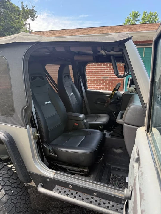 2000 Jeep TJ Wrangler - Image 2 of 4