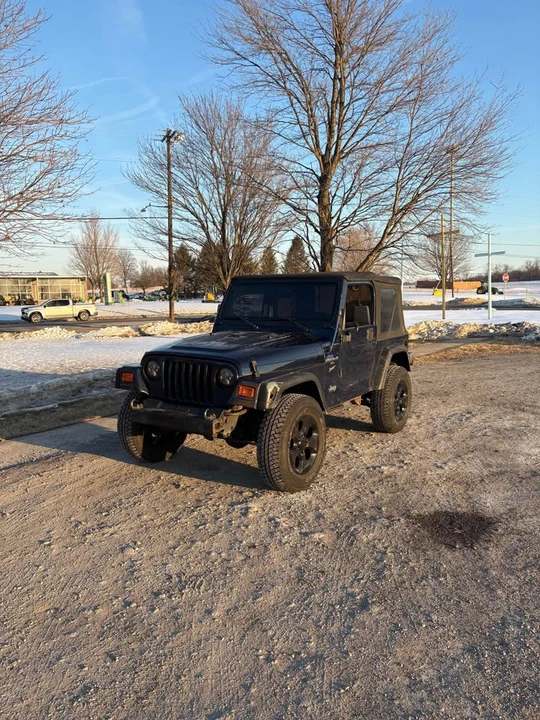 2000 Jeep TJ Wrangler - Image 2 of 14