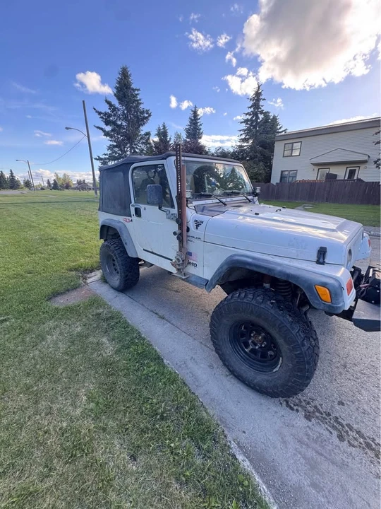 2000 Jeep TJ Wrangler - Image 2 of 5