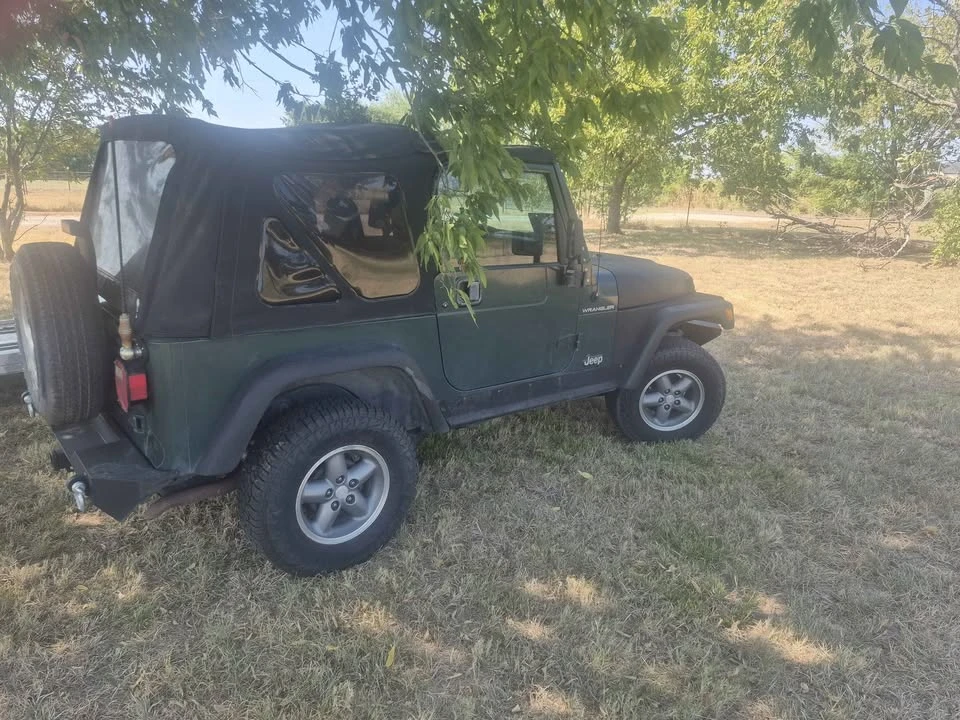 2000 Jeep TJ Wrangler - Image 2 of 5