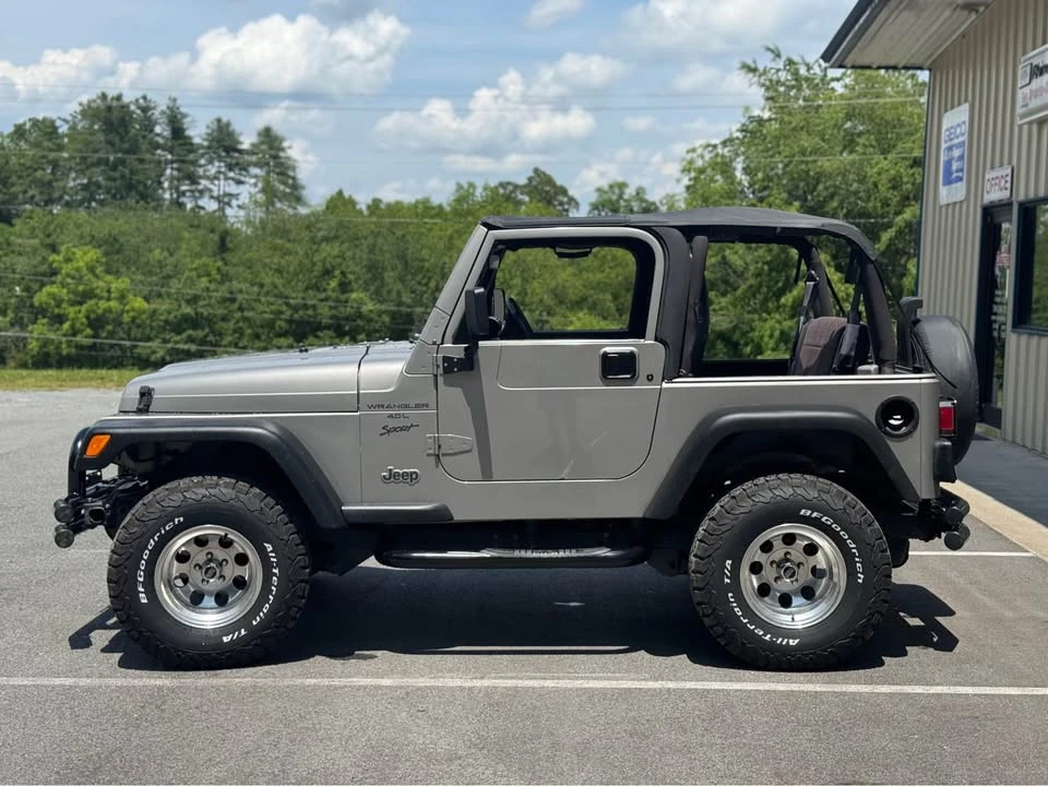 2000 Jeep TJ Wrangler - Image 2 of 4