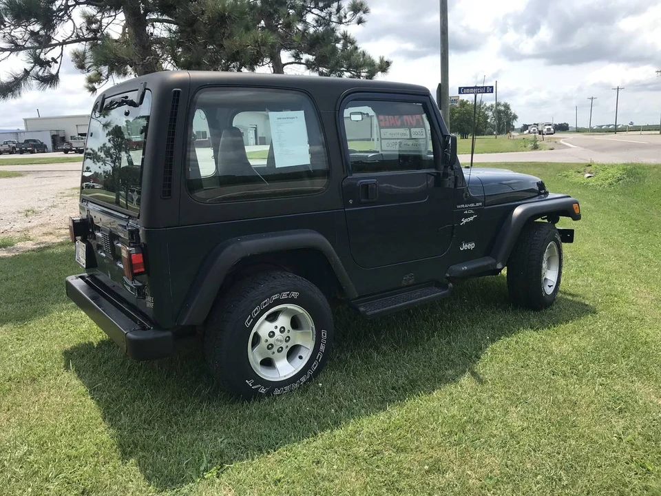 2000 Jeep TJ Wrangler - Image 2 of 12