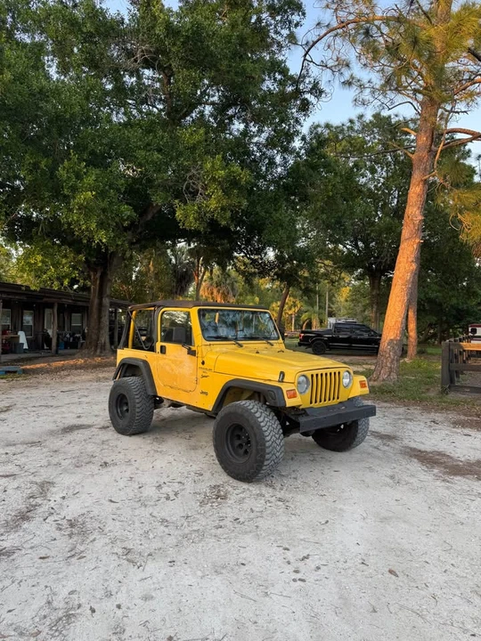 2000 Jeep TJ Wrangler - Image 2 of 11