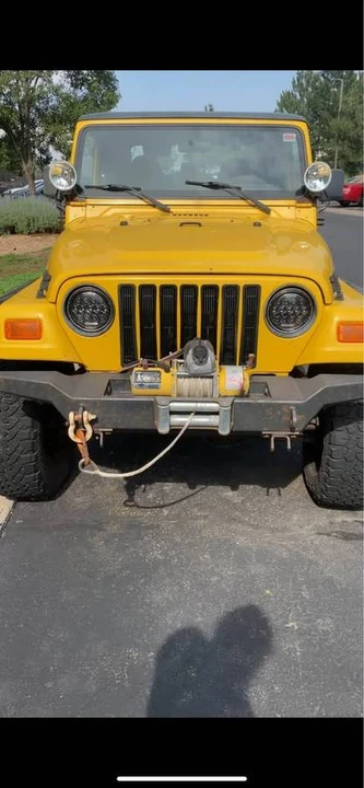2000 Jeep TJ Wrangler - Image 2 of 11