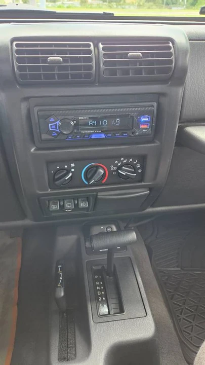 2000 Jeep TJ Wrangler - Image 13 of 14