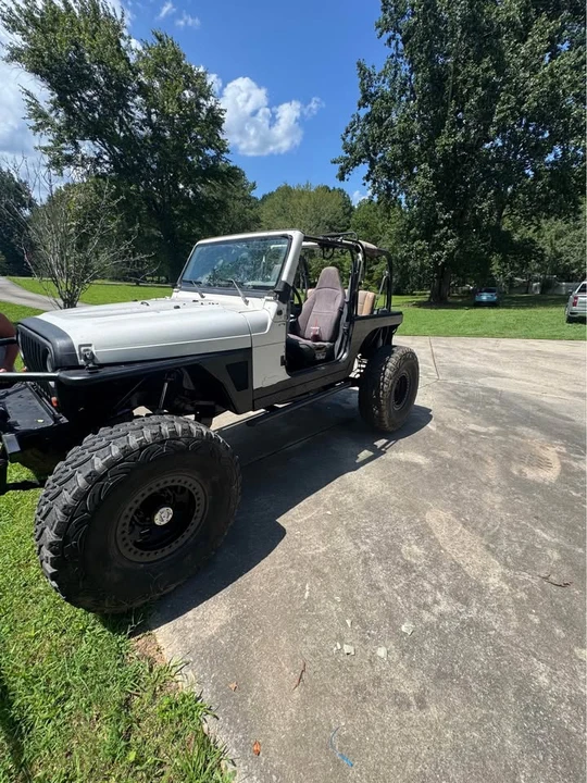 2000 Jeep TJ Wrangler - Image 2 of 11