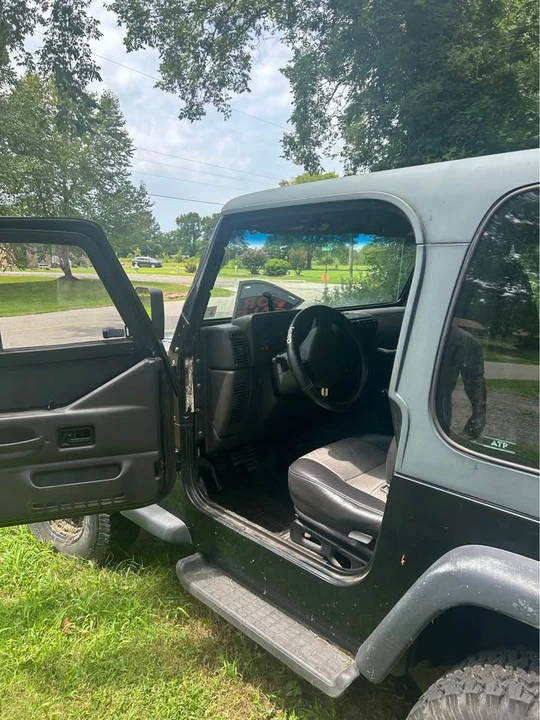 2000 Jeep TJ Wrangler - Image 2 of 8