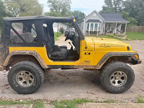 2000 Jeep Wrangler X Sport Utility 2D