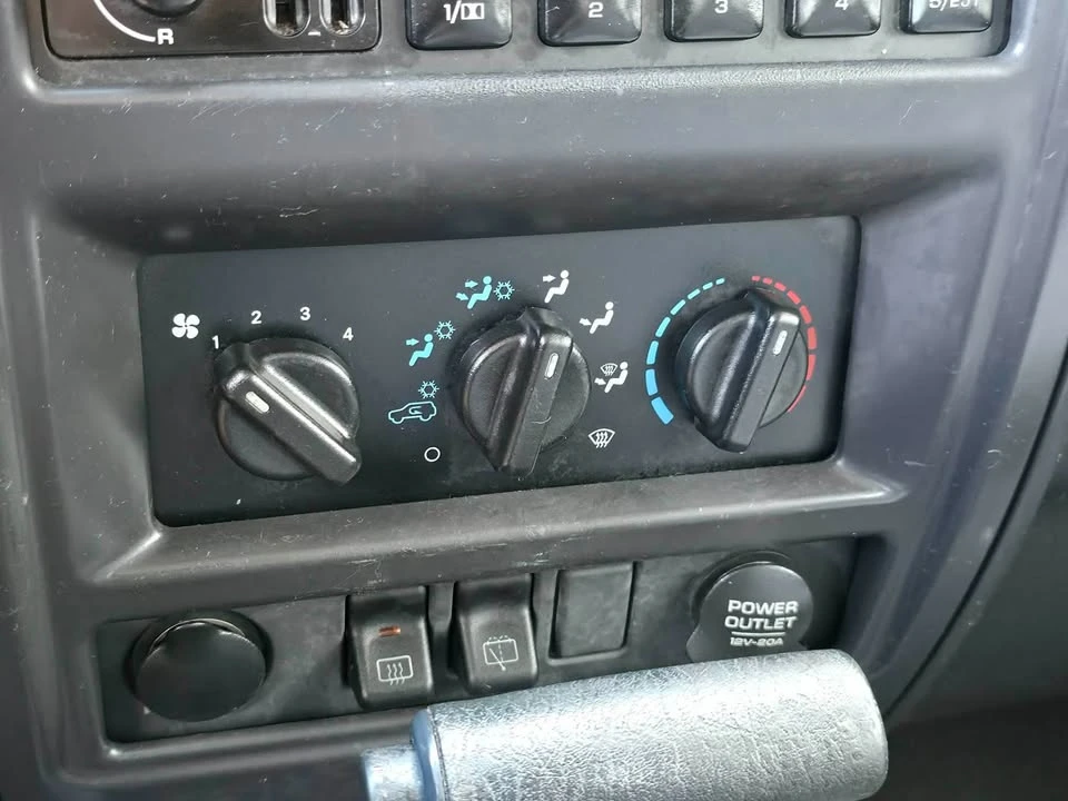 2000 Jeep TJ Wrangler - Image 13 of 20