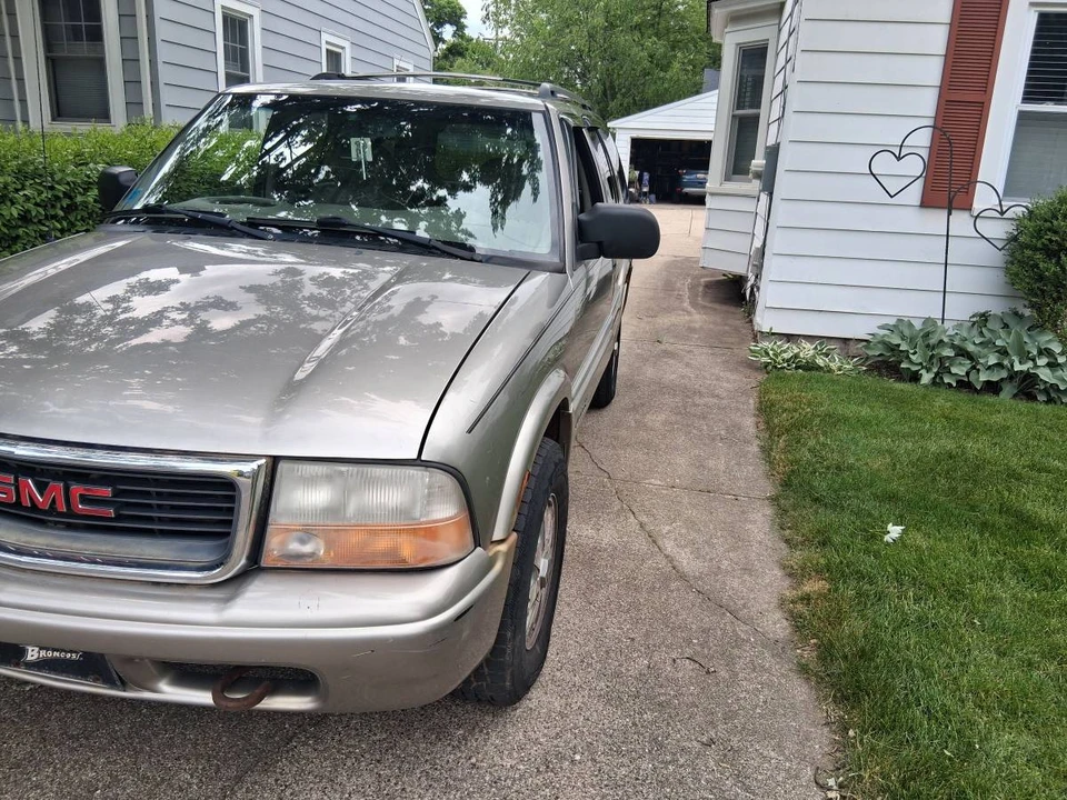 2000 GMC S-15 Jimmy 2nd Gen - Image 9 of 21