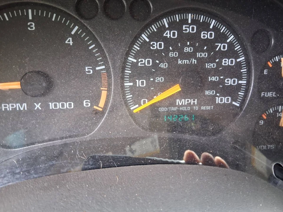 2000 GMC S-15 Jimmy 2nd Gen - Image 21 of 21