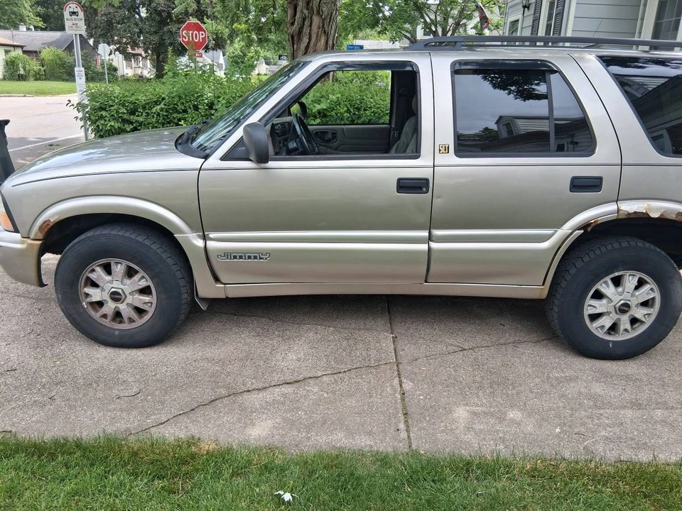 2000 GMC S-15 Jimmy 2nd Gen - Image 12 of 21