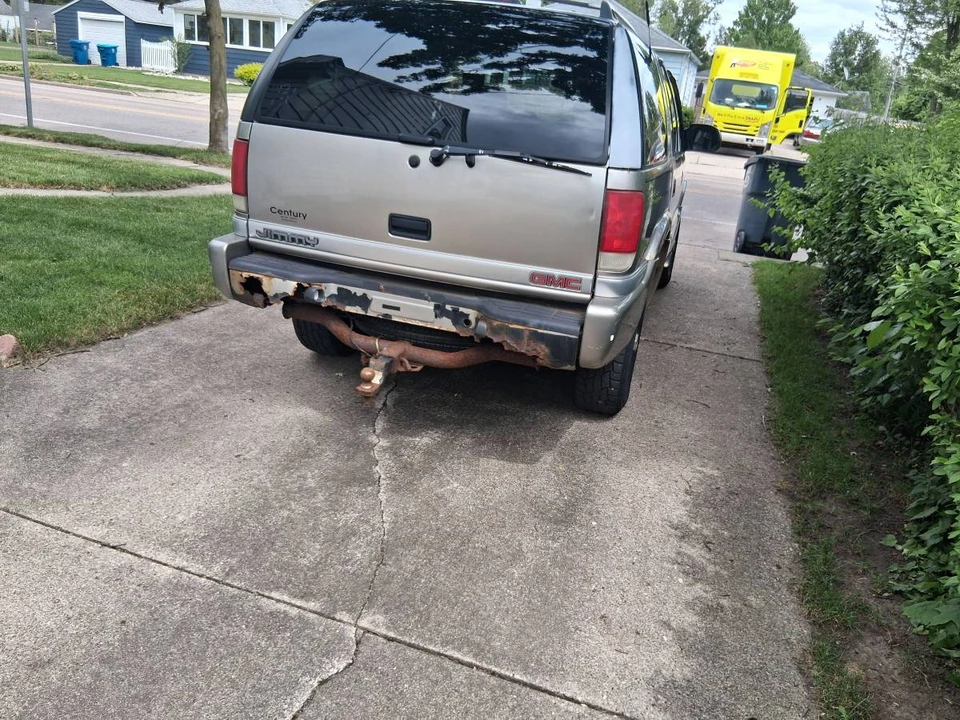 2000 GMC S-15 Jimmy 2nd Gen - Image 4 of 21