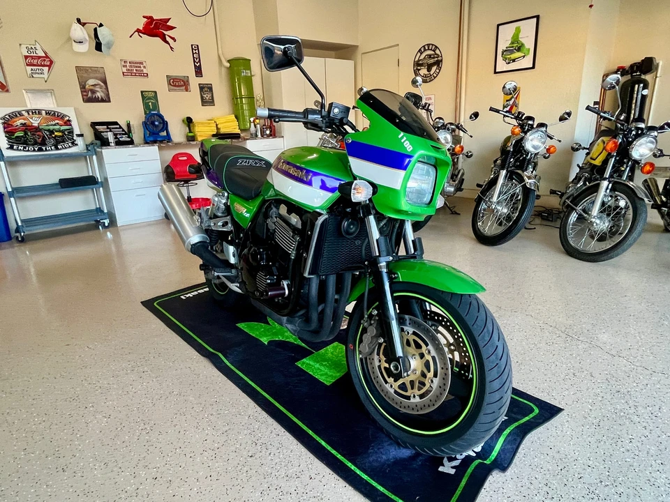 2000 Kawasaki ZRX1100 - Image 5 of 31