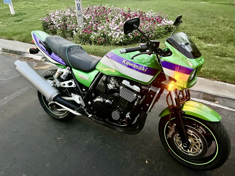2000 Kawasaki ZRX1100 - Image 10 of 31