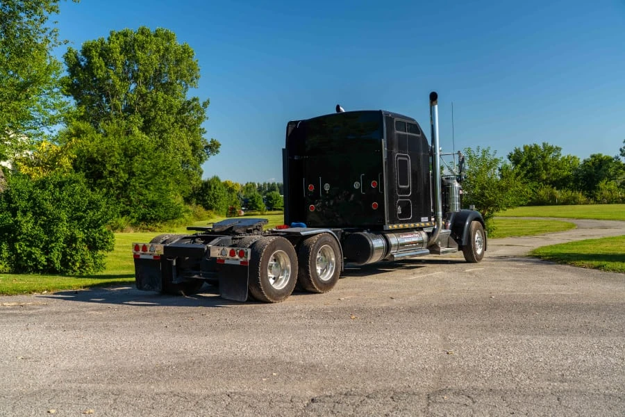 2000 Kenworth W900 - Image 3 of 23