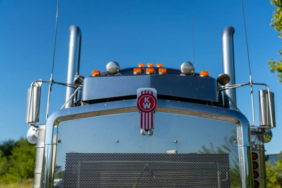 2000 Kenworth W900 - Image 13 of 23