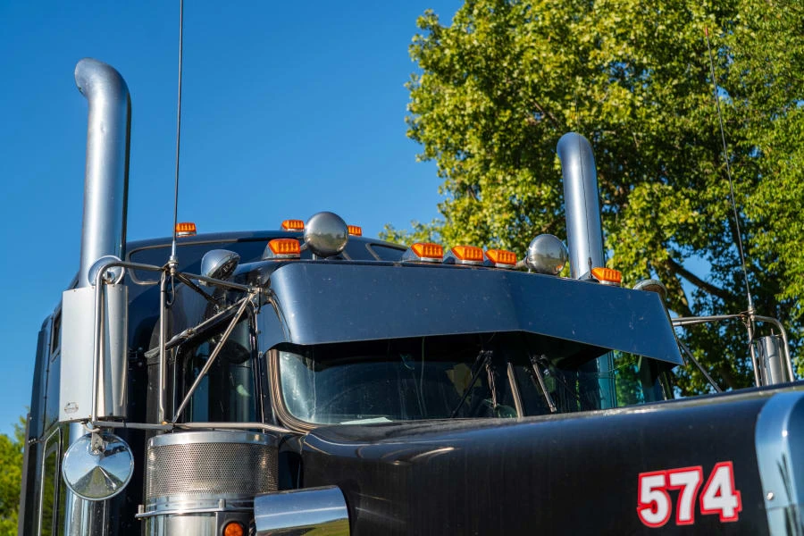2000 Kenworth W900 - Image 9 of 23