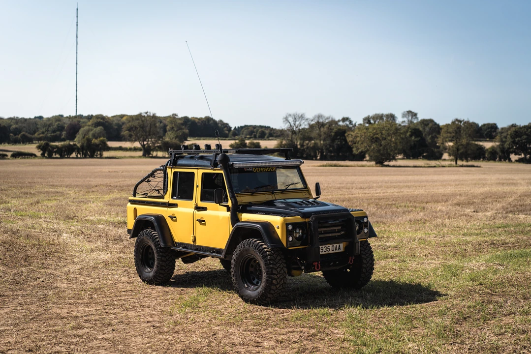 2000 Land Rover Defender 110 - Image 4 of 31
