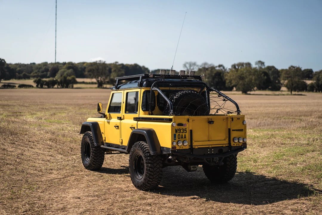 2000 Land Rover Defender 110 - Image 16 of 31