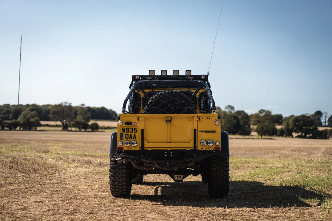 2000 Land Rover Defender 110 - Image 18 of 31