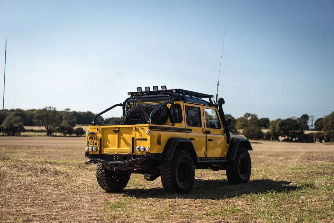 2000 Land Rover Defender 110 - Image 25 of 31