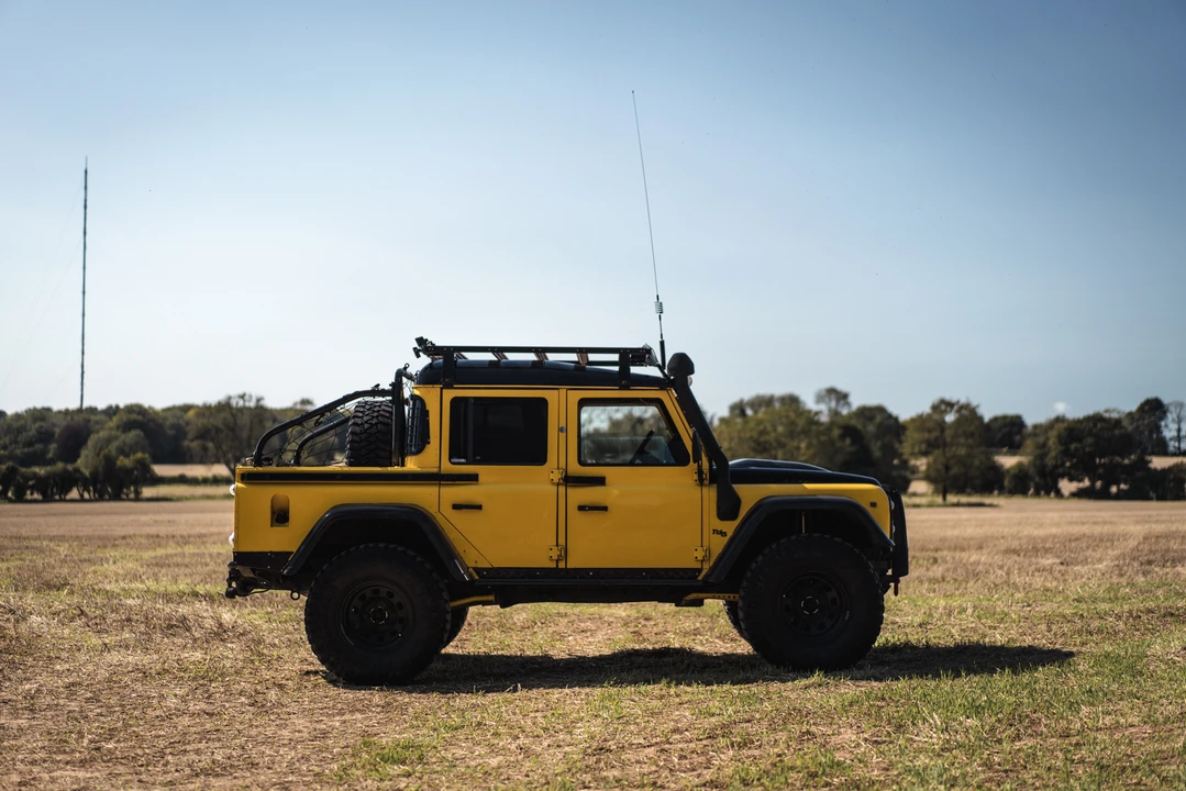 2000 Land Rover Defender 110 - Image 27 of 31