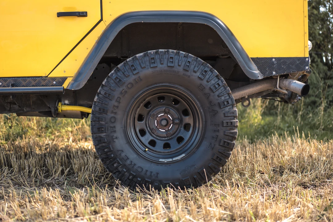 2000 Land Rover Defender 110 - Image 28 of 31