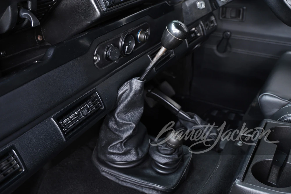 2000 Land Rover Defender 90 - Image 9 of 31