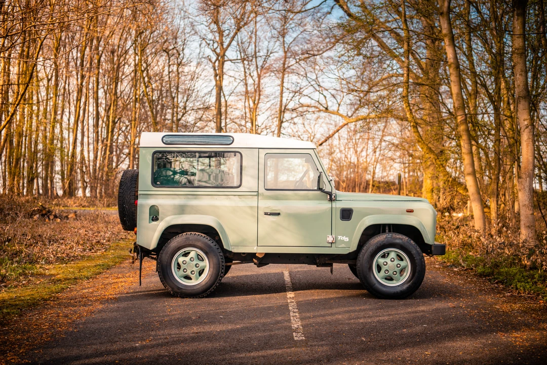 2000 Land Rover Defender 90 - Image 8 of 31