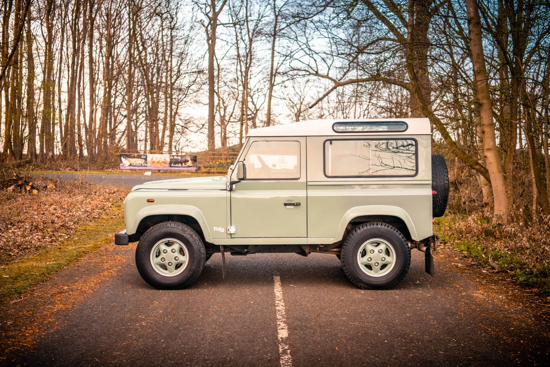 2000 Land Rover Defender 90 - Image 17 of 31