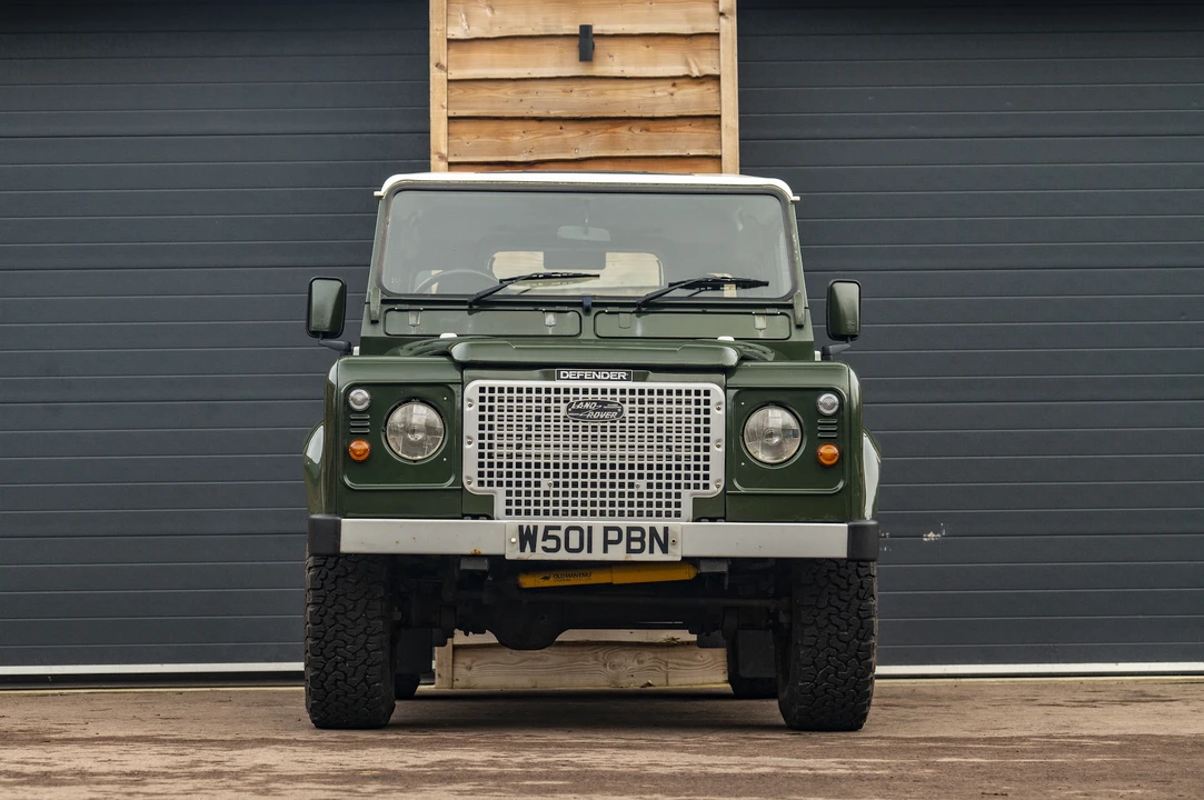 2000 Land Rover Defender 90 - Image 10 of 31