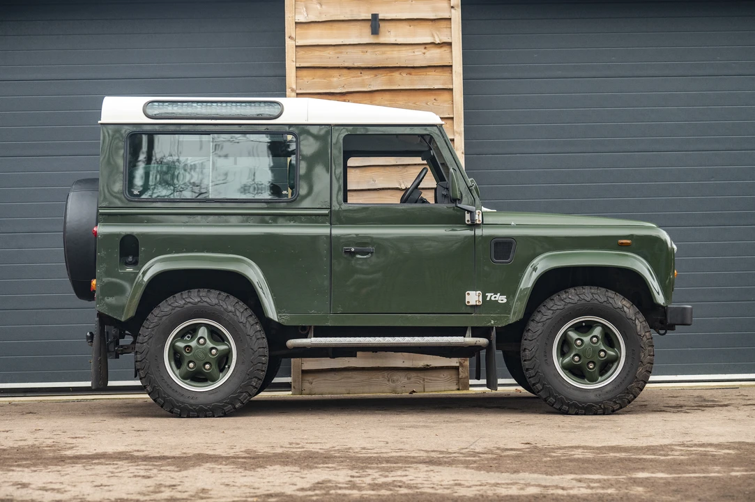 2000 Land Rover Defender 90 - Image 5 of 31