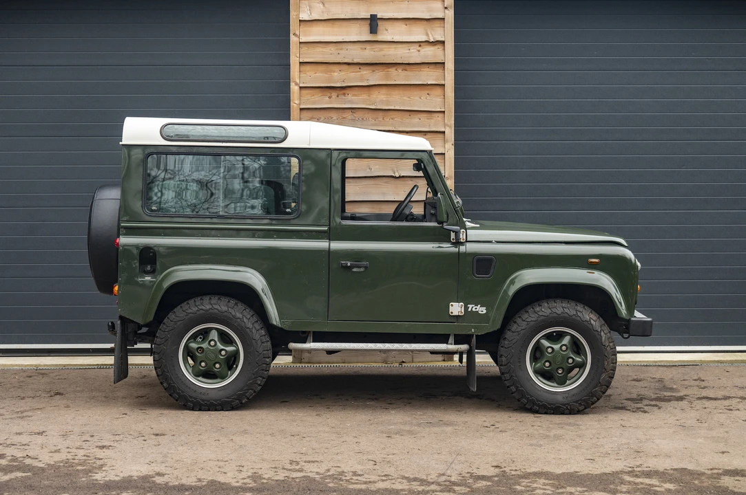 2000 Land Rover Defender 90 - Image 12 of 31