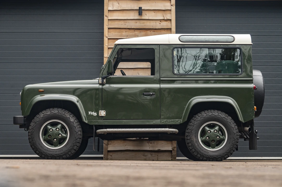 2000 Land Rover Defender 90 - Image 16 of 31
