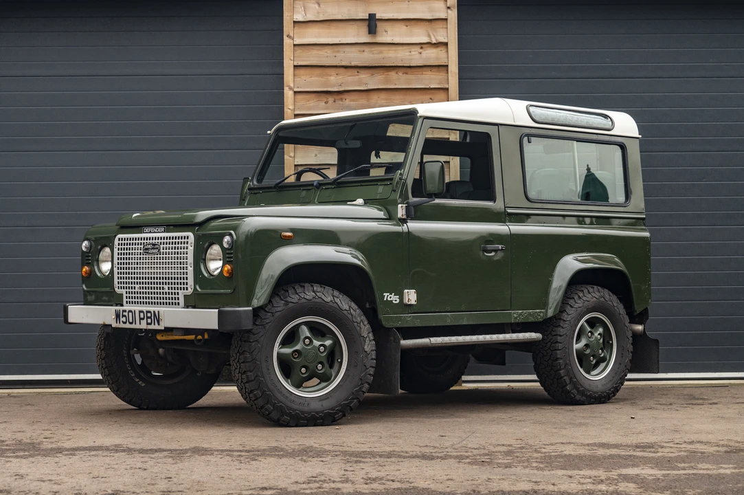 2000 Land Rover Defender 90 - Image 9 of 31