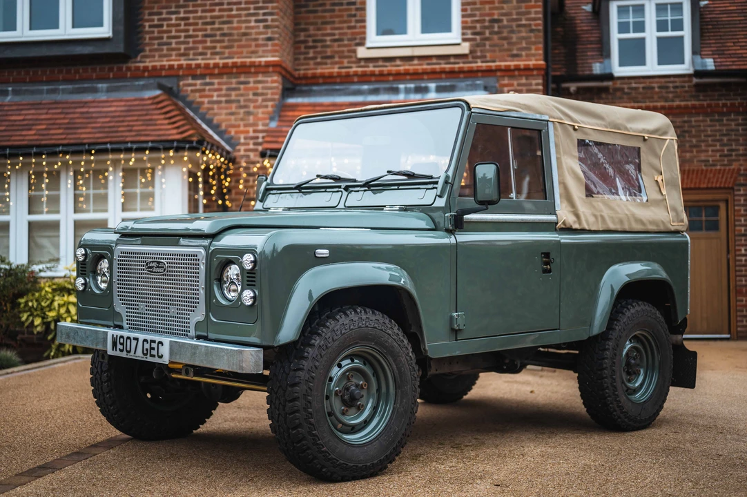 2000 Land Rover Defender 90 - Image 5 of 31