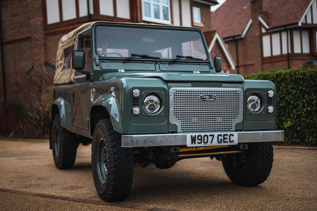 2000 Land Rover Defender 90 - Image 16 of 31