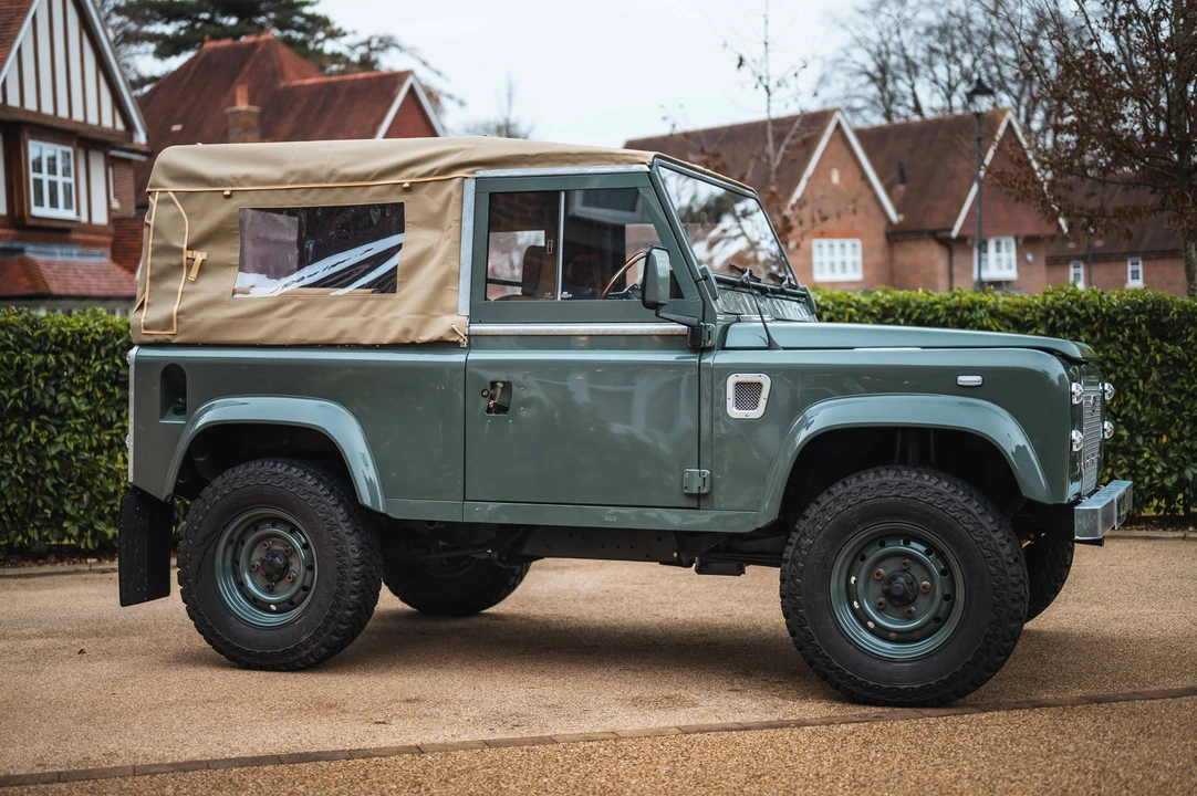 2000 Land Rover Defender 90 - Image 13 of 31