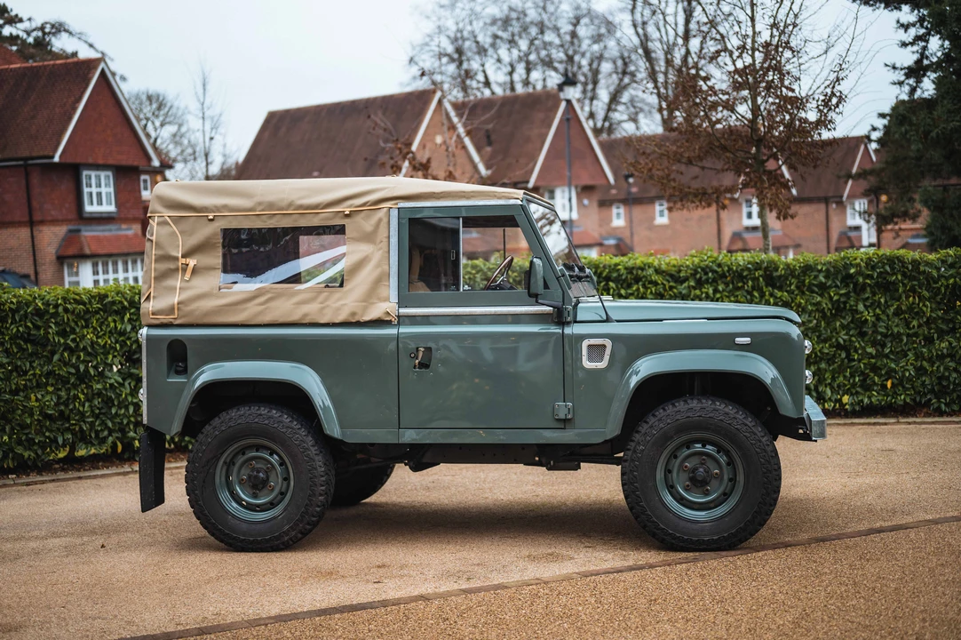 2000 Land Rover Defender 90 - Image 12 of 31